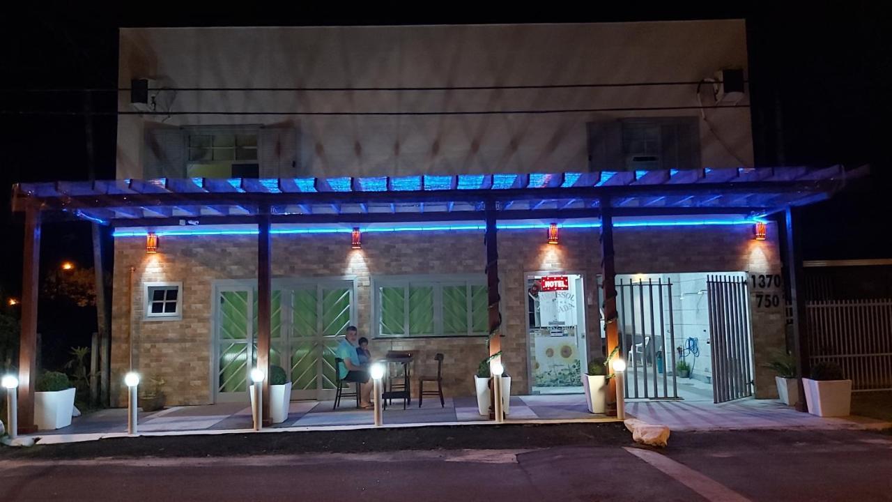 Hotel Pousada Girassol Matinhos Bagian luar foto